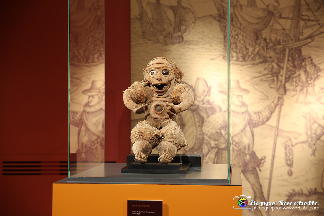 VBS_2101 - Mostra  Il mondo in una stanza. Testimonianze di culture extraeuropee.jpg